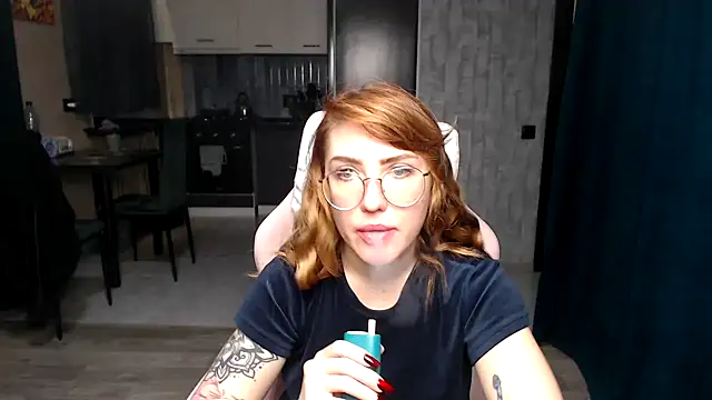 Reginasmilee online show from 16, 11, 2025