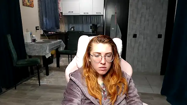 Reginasmilee online show from 21, 4, 2026