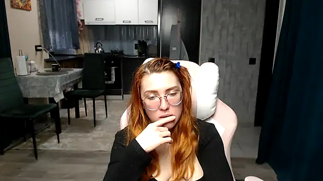 Reginasmilee online show from 20, 4, 2026