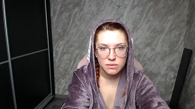 Reginasmilee online show from 16, 2, 2026