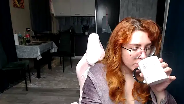 Reginasmilee online show from 19, 4, 2026