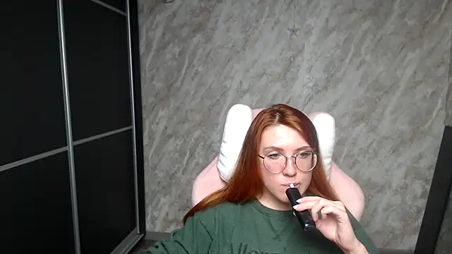 Reginasmilee online show from 10, 2, 2026