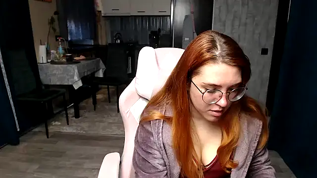 Reginasmilee online show from 28, 4, 2026