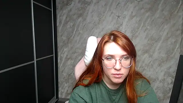 Reginasmilee online show from 10, 2, 2026