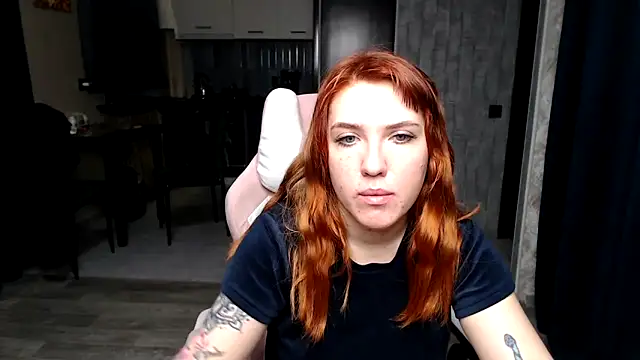 Reginasmilee online show from 4, 12, 2025