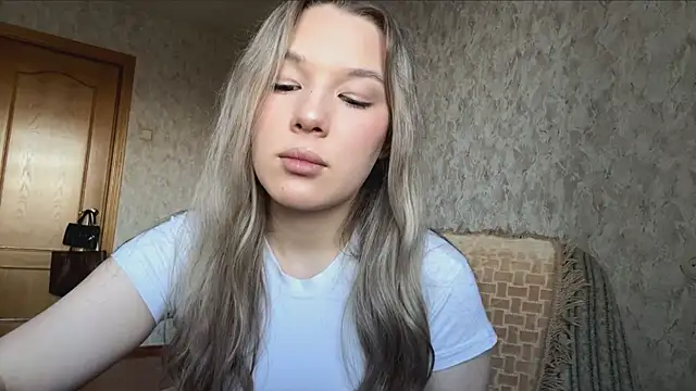 Snapshot of AminaGirl chatting on 24, 6, 2026 AminaGirl online show from 24, 6, 2026