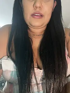 Snapshot of Valentina_Tilly chatting on 5, 7, 2026 Valentina Tilly online show from 5, 7, 2026