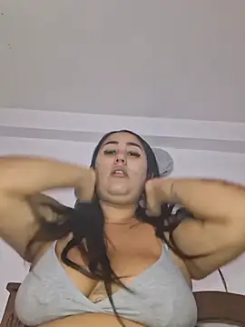 Snapshot of Valentina_Tilly chatting on 5, 8, 2026 Valentina Tilly online show from 5, 8, 2026