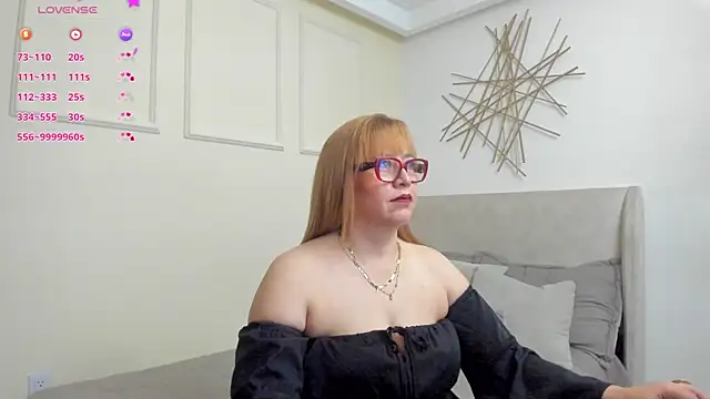 Snapshot of vera__lux chatting on 24, 6, 2026 vera lux online show from 24, 6, 2026