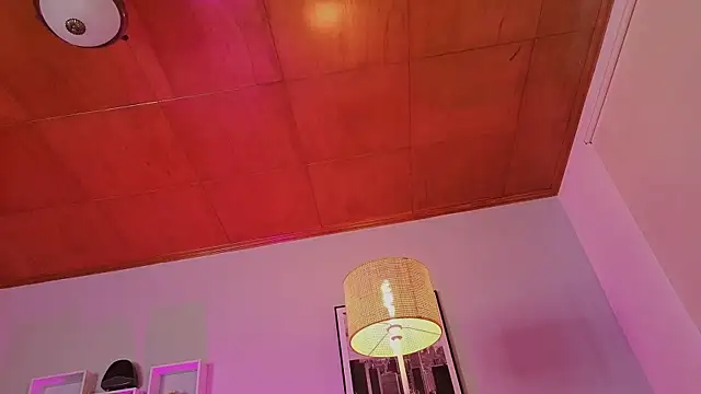 emiliapink online show from 24, 6, 2026