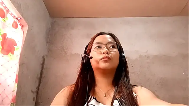 SilviaShelnutt online show from 27, 6, 2026