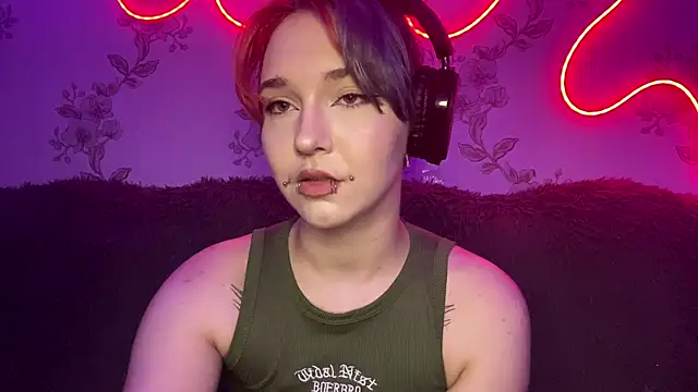 Snapshot of LILLYWYS chatting on 24, 6, 2026 LILLYWYS online show from 24, 6, 2026