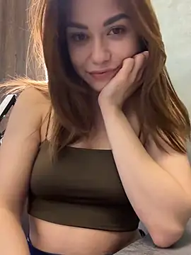 Snapshot of cozy_hazel chatting on 2, 7, 2026 cozy hazel online show from 2, 7, 2026