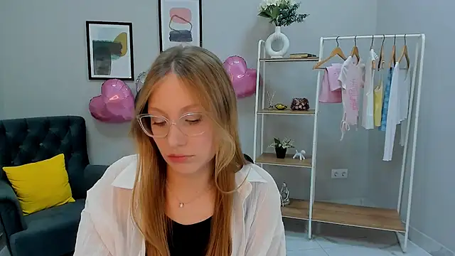 Elizabeth Hunt online show from 26, 6, 2026