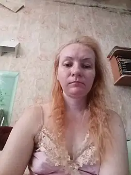 Snapshot of moonlight2311 chatting on 4, 8, 2026 moonlight2311 online show from 4, 8, 2026