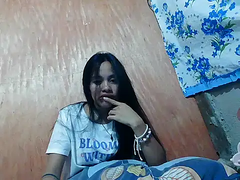 SkinnyGirl PinayBaby online show from 27, 6, 2026