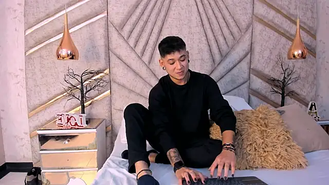 Snapshot of MarkLaurens chatting on 28, 6, 2026 MarkLaurens online show from 28, 6, 2026