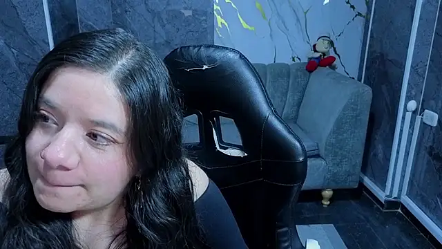 Lia Robertss b online show from 30, 6, 2026