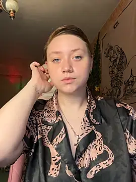 Snapshot of lily_shamy chatting on 7, 7, 2026 lily shamy online show from 7, 7, 2026