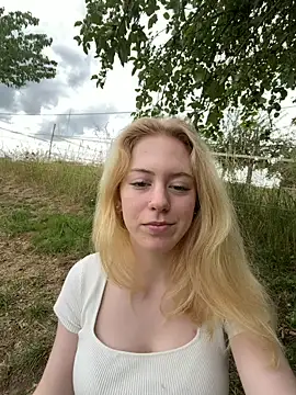 Snapshot of CarlottaRose chatting on 1, 7, 2026 CarlottaRose online show from 1, 7, 2026