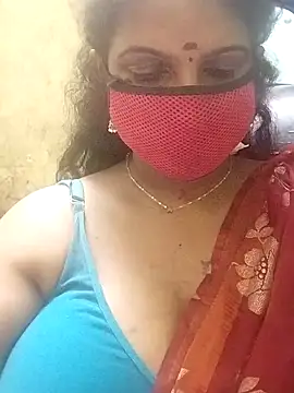 Snapshot of Poojitha-Queen chatting on 19, 7, 2026 Poojitha-Queen online show from 19, 7, 2026