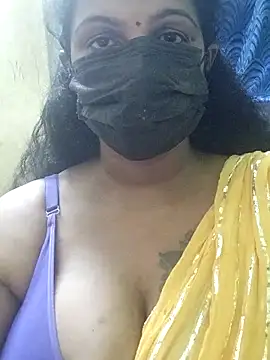 Snapshot of Poojitha-Queen chatting on 29, 6, 2026 Poojitha-Queen online show from 29, 6, 2026