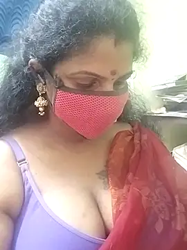 Snapshot of Poojitha-Queen chatting on 4, 7, 2026 Poojitha-Queen online show from 4, 7, 2026