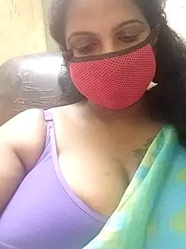 Snapshot of Poojitha-Queen chatting on 10, 7, 2026 Poojitha-Queen online show from 10, 7, 2026