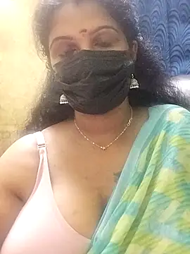 Snapshot of Poojitha-Queen chatting on 20, 7, 2026 Poojitha-Queen online show from 20, 7, 2026