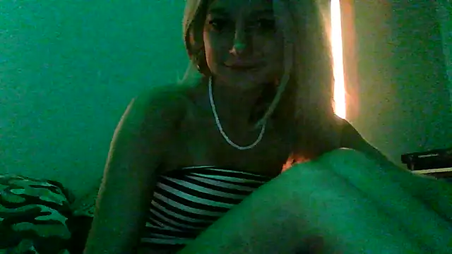 Snapshot of parislayd chatting on 1, 7, 2026 parislayd online show from 1, 7, 2026