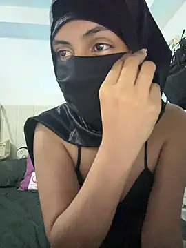 Snapshot of Leylak_Fadel chatting on 3, 7, 2026 Leylak Fadel online show from 3, 7, 2026