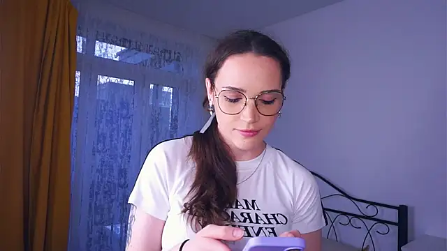 SuziZipf online show from 5, 7, 2026