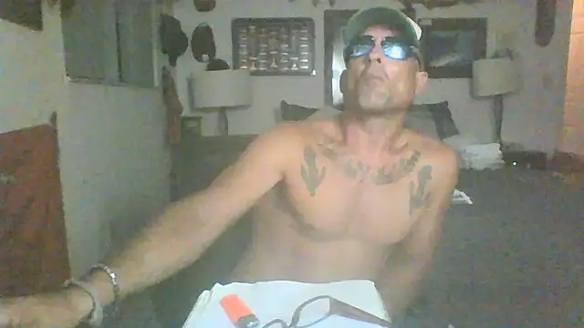 Snapshot of Reelg21 chatting on 8, 7, 2026 Reelg21 online show from 8, 7, 2026