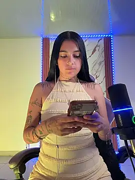 hottatuuu online show from 2, 7, 2026