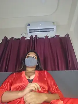 Snapshot of hey_evaaa chatting on 19, 7, 2026 hey evaaa online show from 19, 7, 2026