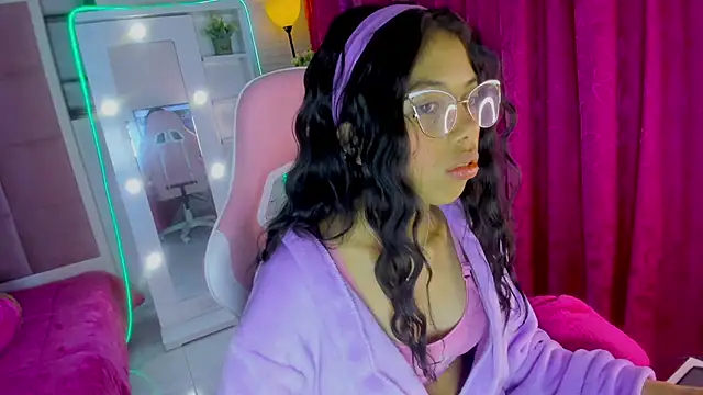 MelanieRousse online show from 4, 7, 2026