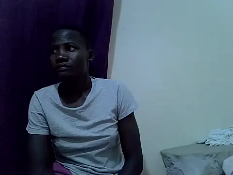 Snapshot of queen_0012 chatting on 2, 7, 2026 queen 0012 online show from 2, 7, 2026