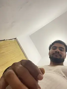 Snapshot of TheSaurabh chatting on 3, 7, 2026 TheSaurabh online show from 3, 7, 2026