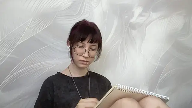 Snapshot of AnnamaeNagase chatting on 4, 7, 2026 AnnamaeNagase online show from 4, 7, 2026