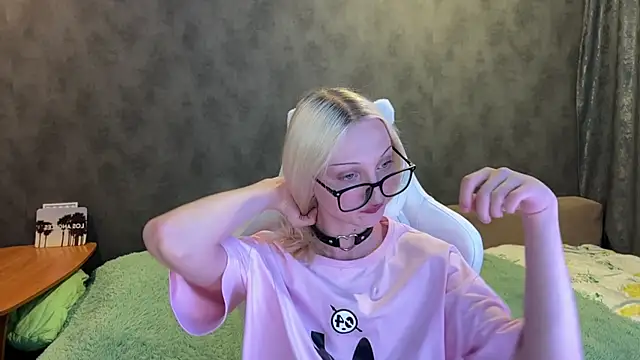 Snapshot of smeet_mary chatting on 8, 7, 2026 smeet mary online show from 8, 7, 2026