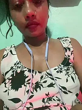 Snapshot of Miss-puhu chatting on 6, 7, 2026 Miss-puhu online show from 6, 7, 2026