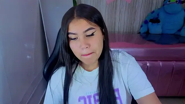 Snapshot of camila_gomez_t chatting on 6, 7, 2026 camila gomez t online show from 6, 7, 2026