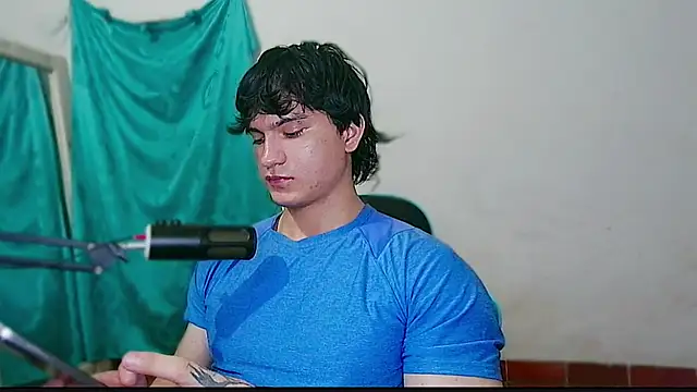 Snapshot of Erick_walton chatting on 7, 7, 2026 Erick walton online show from 7, 7, 2026