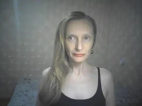 Snapshot of LunaBelle2 chatting on 11, 7, 2026 LunaBelle2 online show from 11, 7, 2026
