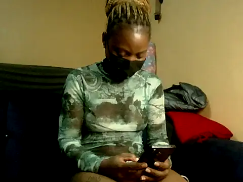 Snapshot of sexybaddie27 chatting on 9, 7, 2026 sexybaddie27 online show from 9, 7, 2026