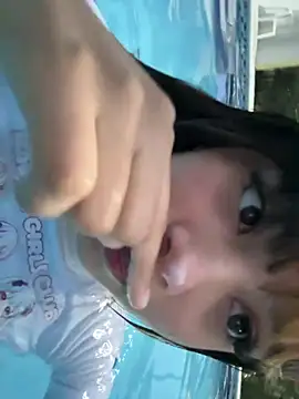 Snapshot of chlloe_larson chatting on 5, 7, 2026 chlloe larson online show from 5, 7, 2026