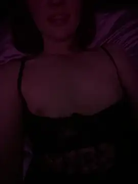 Snapshot of lynlou213 chatting on 6, 7, 2026 lynlou213 online show from 6, 7, 2026
