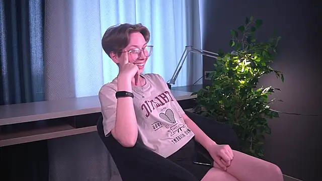 Snapshot of JulietaSthole chatting on 7, 7, 2026 JulietaSthole online show from 7, 7, 2026