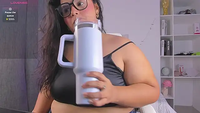 Snapshot of chloe_monroy_ chatting on 10, 7, 2026 chloe monroy online show from 10, 7, 2026