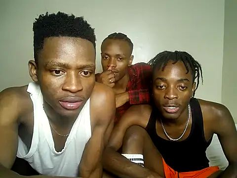 Snapshot of threemanias chatting on 17, 7, 2026 threemanias online show from 17, 7, 2026